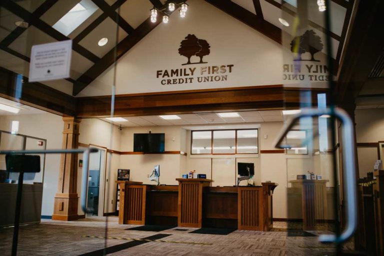 Family-First-NY-Credit-Union_East-Rochester-lobby
